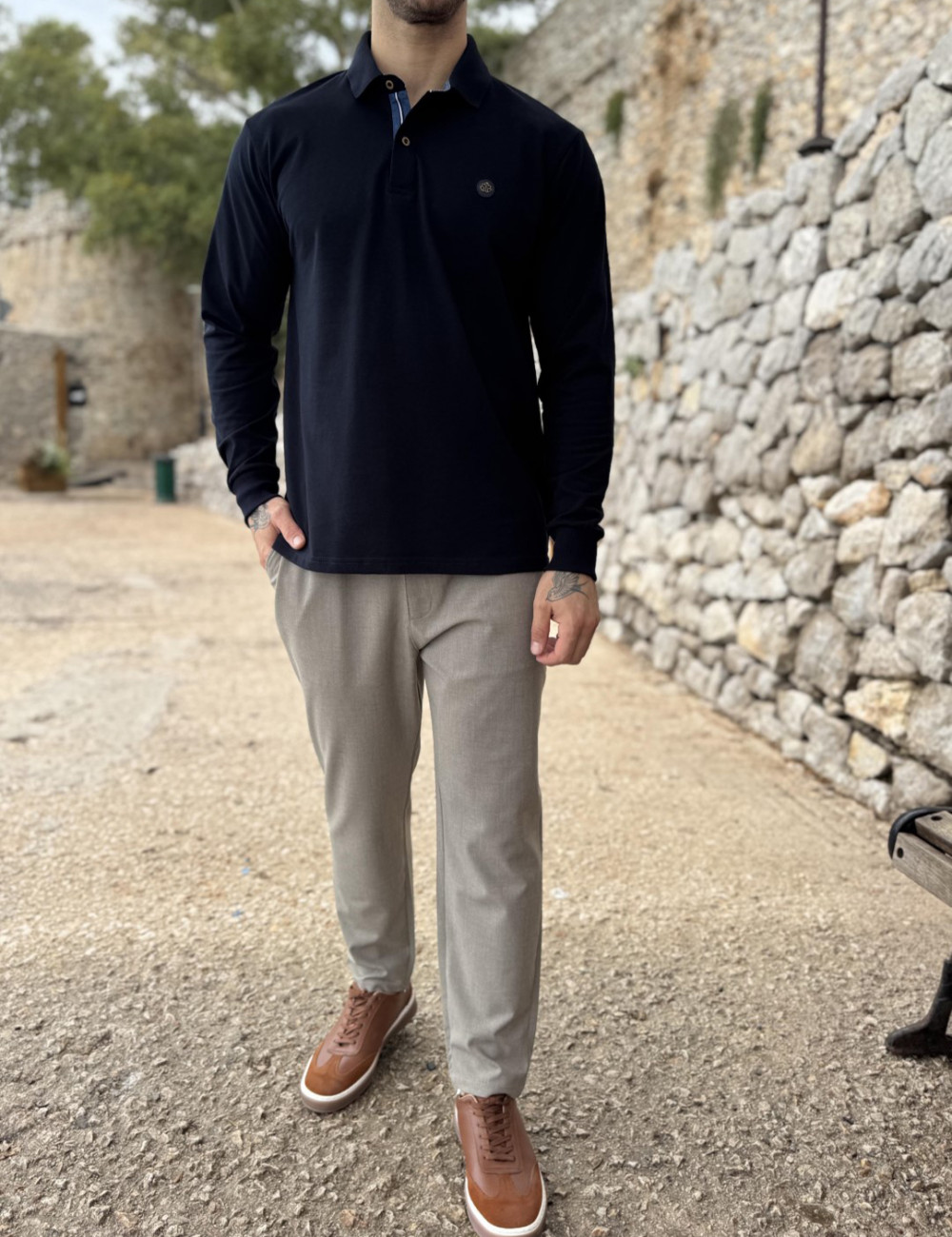Ανδρική μονόχρωμη μακρυμάνικη μπλούζα Polo.