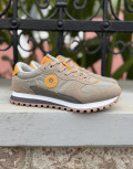 Αθλητικό sneaker μάρκας Refresh.