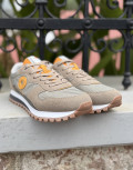 Αθλητικό sneaker μάρκας Refresh.