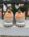 Αθλητικό sneaker μάρκας Refresh.