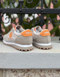 Αθλητικό sneaker μάρκας Refresh.