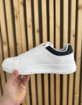  Ανδρικά χαμηλά Casual Sneakers κατασκευασμένα απο δερματίνη  άριστης ποιότητας.