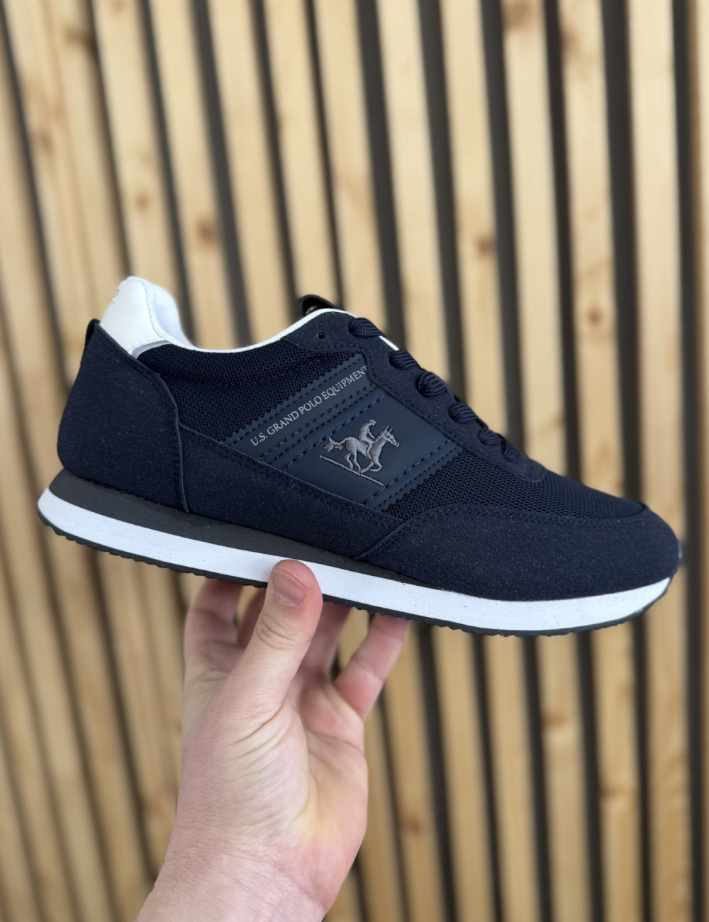 Ανδρικά χαμηλά Casual Sneakers κατασκευασμένα απο δερματίνη  άριστης ποιότητας.