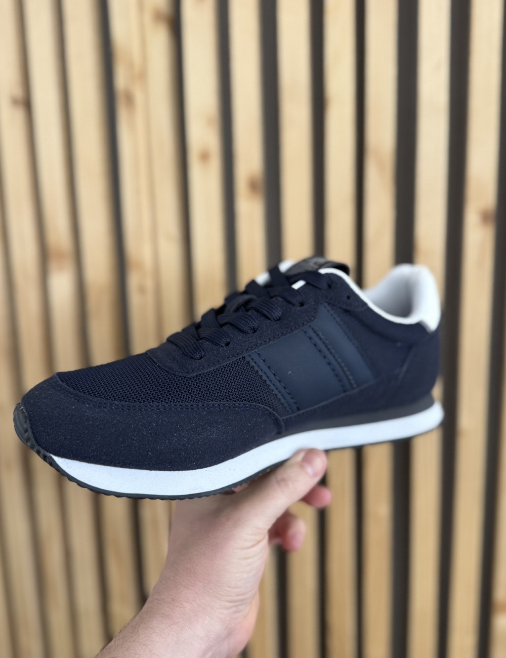 Ανδρικά χαμηλά Casual Sneakers κατασκευασμένα απο δερματίνη  άριστης ποιότητας.