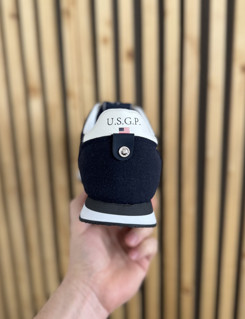 Ανδρικά χαμηλά Casual Sneakers κατασκευασμένα απο δερματίνη  άριστης ποιότητας.