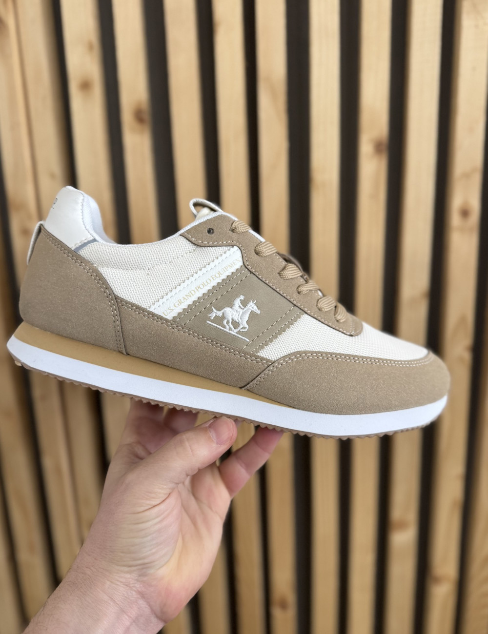 Ανδρικά χαμηλά Casual Sneakers κατασκευασμένα απο δερματίνη  άριστης ποιότητας.