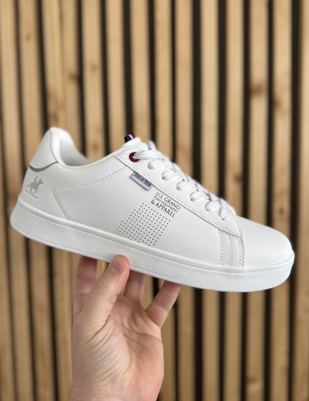 Ανδρικά χαμηλά Casual Sneakers κατασκευασμένα απο δερματίνη  άριστης ποιότητας.