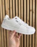 Ανδρικά χαμηλά Casual Sneakers κατασκευασμένα απο δερματίνη  άριστης ποιότητας.