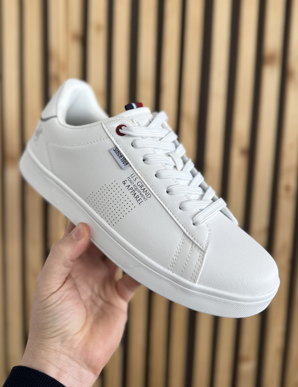 Ανδρικά χαμηλά Casual Sneakers κατασκευασμένα απο δερματίνη  άριστης ποιότητας.