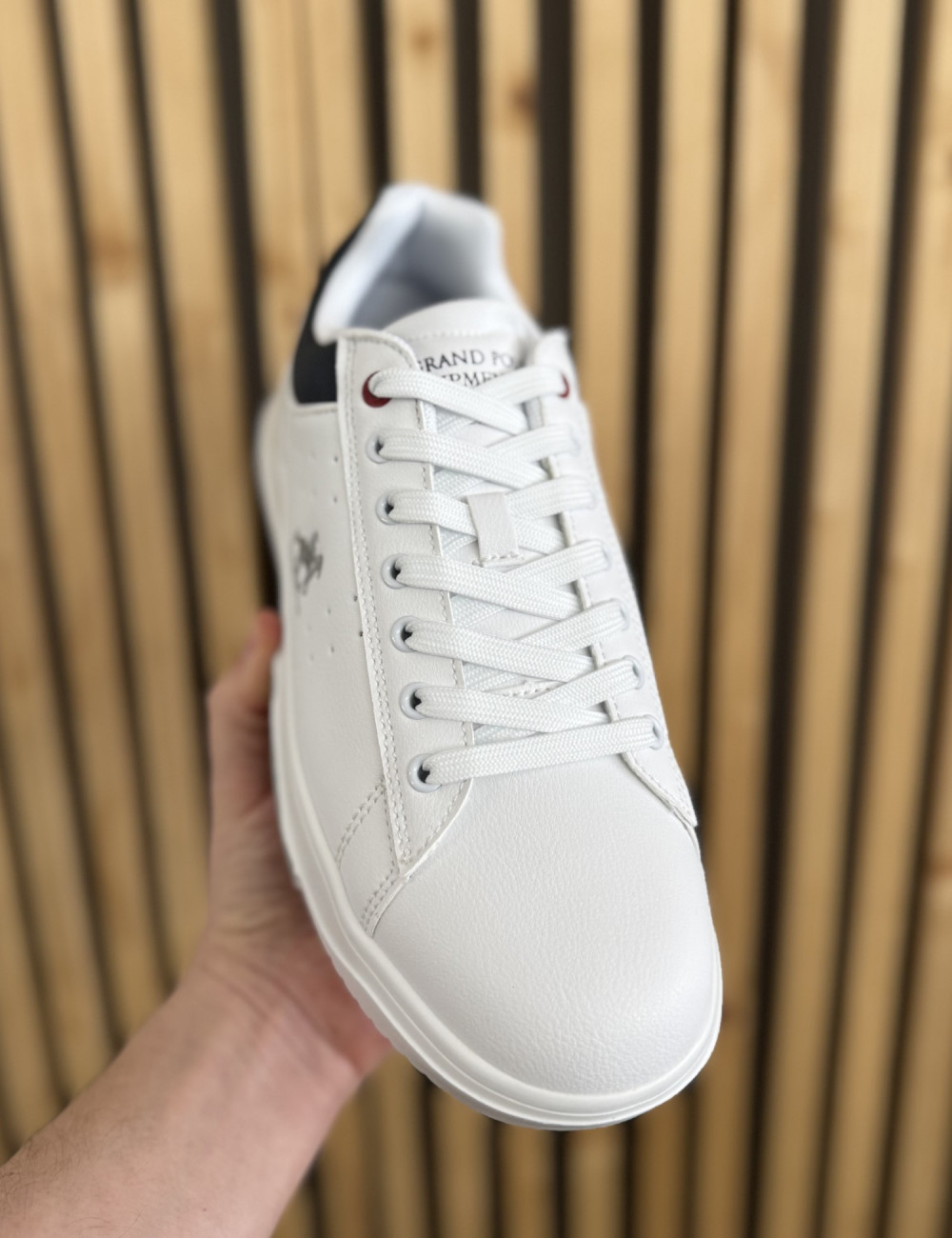  Ανδρικά χαμηλά Casual Sneakers κατασκευασμένα απο δερματίνη  άριστης ποιότητας.