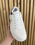  Ανδρικά χαμηλά Casual Sneakers κατασκευασμένα απο δερματίνη  άριστης ποιότητας.