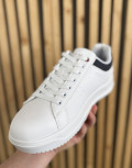  Ανδρικά χαμηλά Casual Sneakers κατασκευασμένα απο δερματίνη  άριστης ποιότητας.