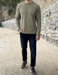 Ανδρική μονόχρωμη βαμβακερή μπλούζα με πλεκτή ύφανση.