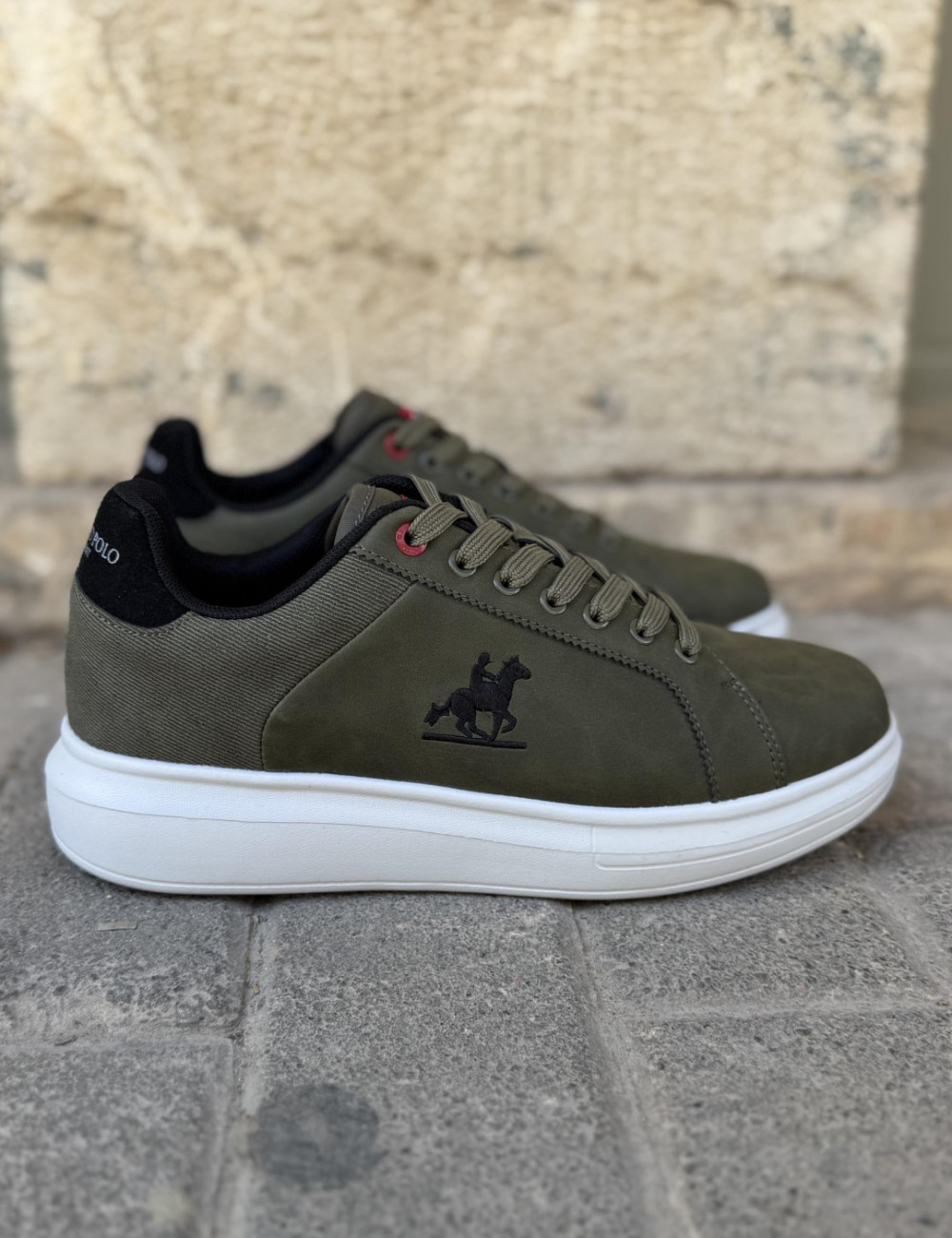Ανδρικά δίσολα Casual Sneakers κατασκευασμένα απο δερματίνη  άριστης ποιότητας.
