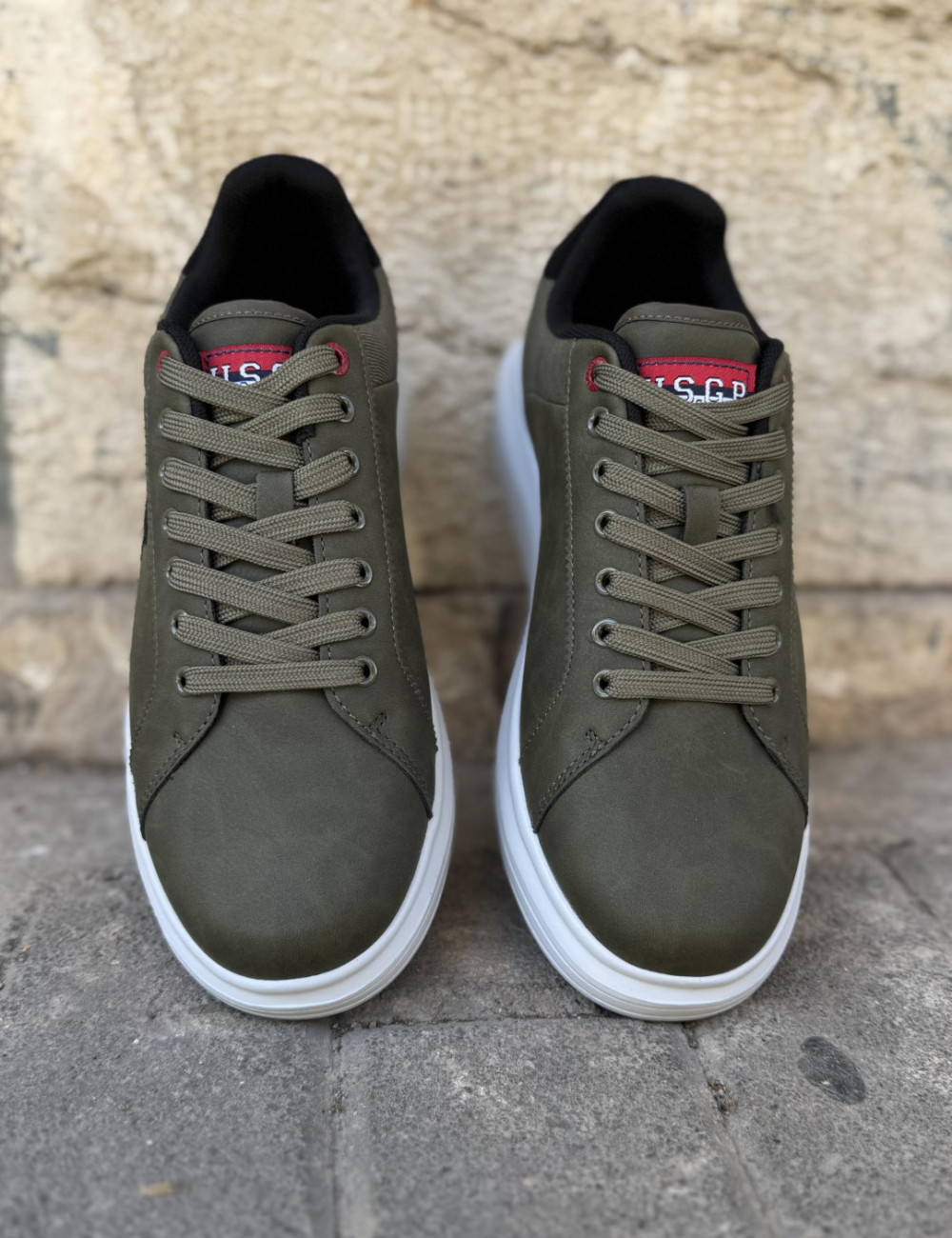 Ανδρικά δίσολα Casual Sneakers κατασκευασμένα απο δερματίνη  άριστης ποιότητας.