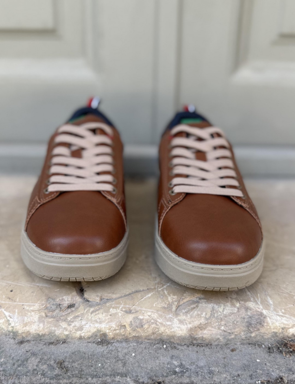 Ανδρικά χαμηλά Casual Sneakers κατασκευασμένα απο δερματίνη  άριστης ποιότητας.
