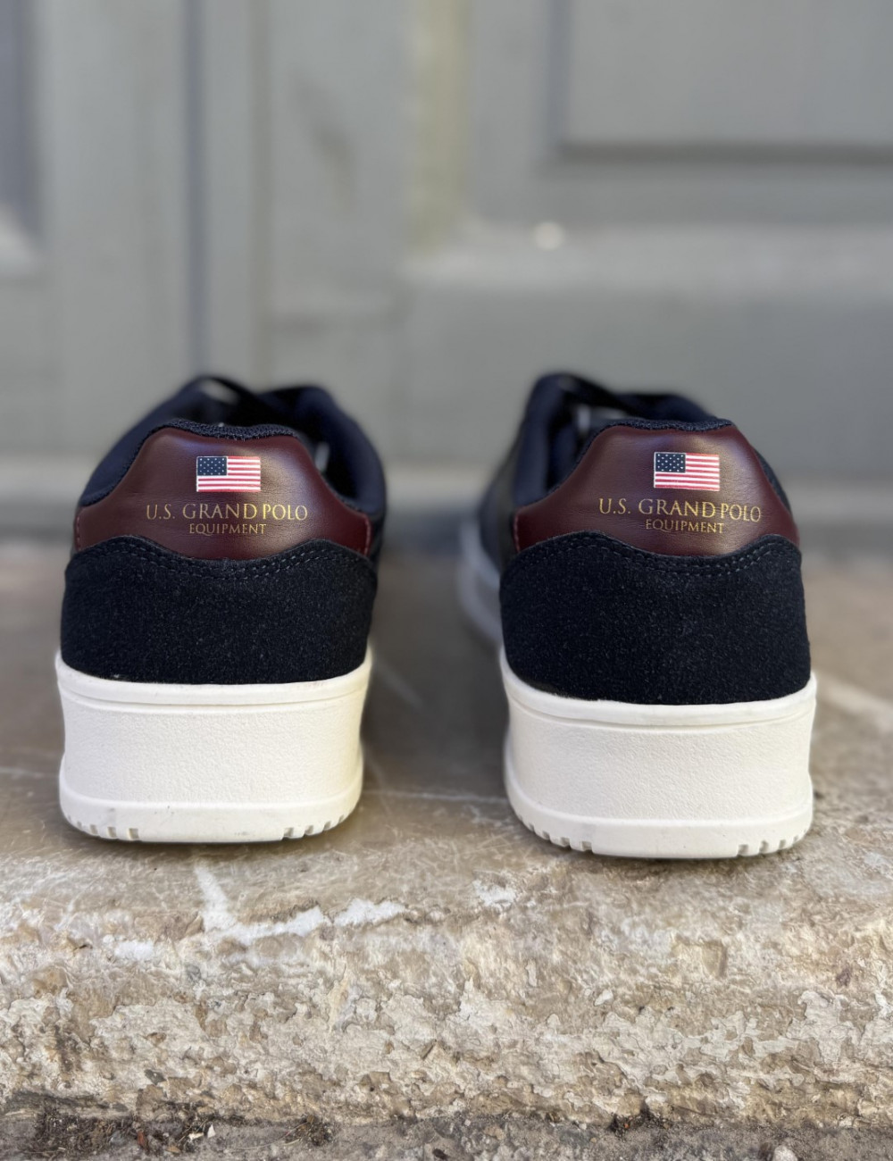 Ανδρικά χαμηλά Casual Sneakers κατασκευασμένα απο δερματίνη άριστης ποιότητας.