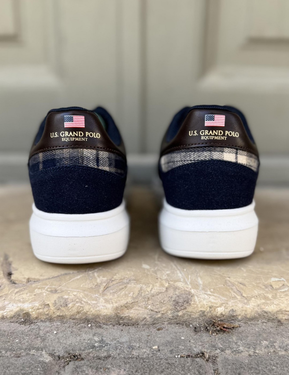 Ανδρικά χαμηλά Casual Sneakers κατασκευασμένα απο δερματίνη  άριστης ποιότητας.