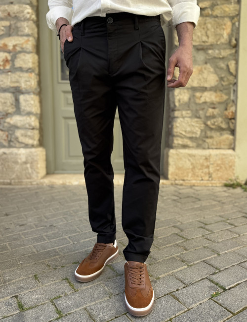 Ανδρικό μαύρο υφασμάτινο παντελόνι με πιέτες JR2622