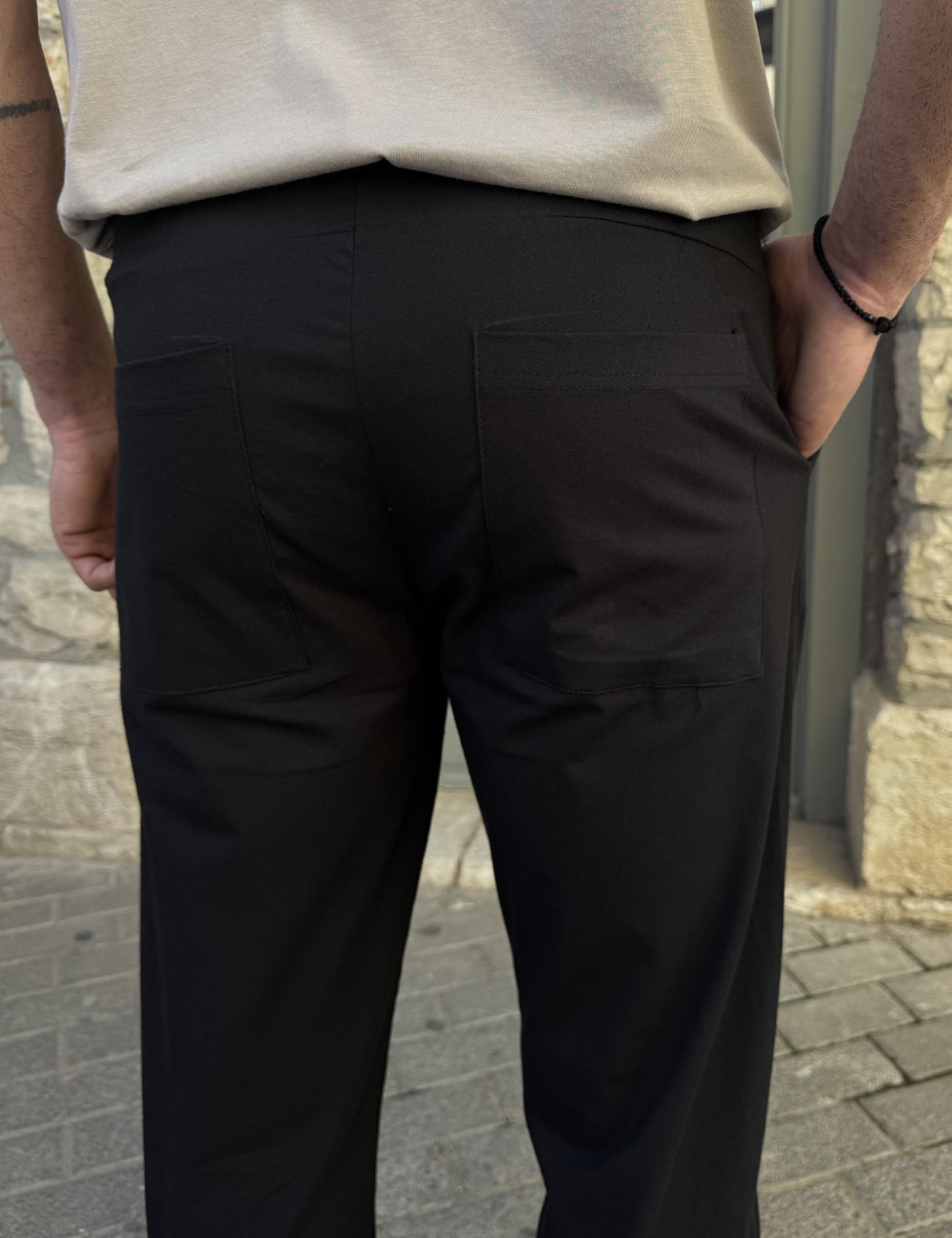 Ανδρικό παντελόνι υφασμάτινο με πιέτα.