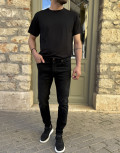 Ανδρικό τζιν παντελόνι σε slim μοντέρνα γραμμή που κλείνει με κουμπιά.