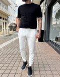 Ανδρική αθλητική φόρμα με τσέπες.