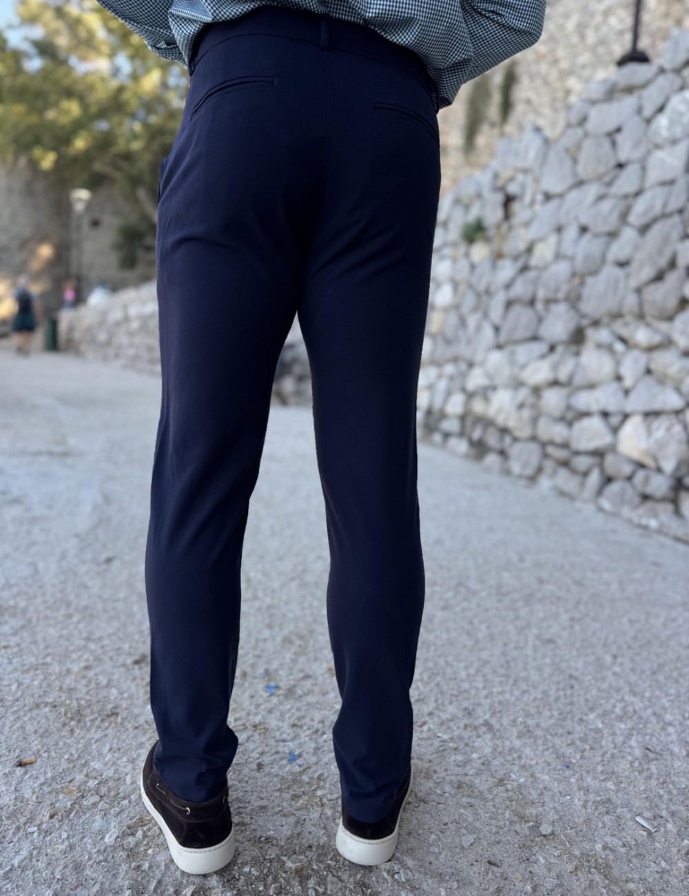 Ανδρικό υφασμάτινο παντελόνι μονόχρωμο.