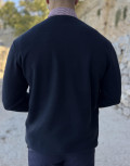 νδρική μακρυμάνικη μπλούζα .