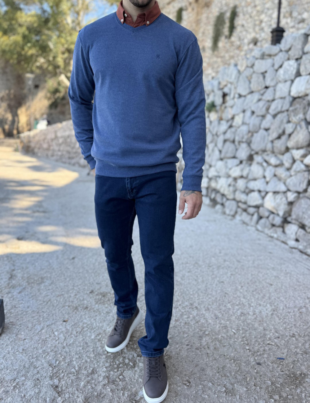 Ανδρική μακρυμάνικη μπλούζα .