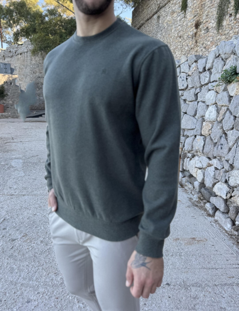 Ανδρική μακρυμάνικη μπλούζα .