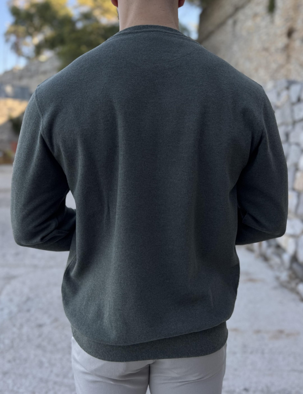 Ανδρική μακρυμάνικη μπλούζα .