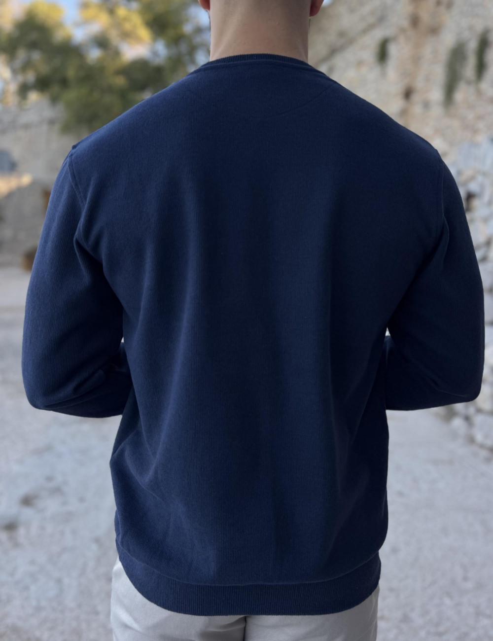 Ανδρική μακρυμάνικη μπλούζα .