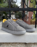  Ανδρικά χαμηλά Casual Sneakers κατασκευασμένα απο δερματίνη  άριστης ποιότητας με ανάγλυφο σχέδιο.