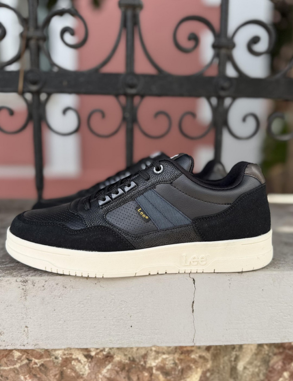 Ανδρικά Casual Sneakers κατασκευασμένα απο δερματίνη  άριστης ποιότητας.