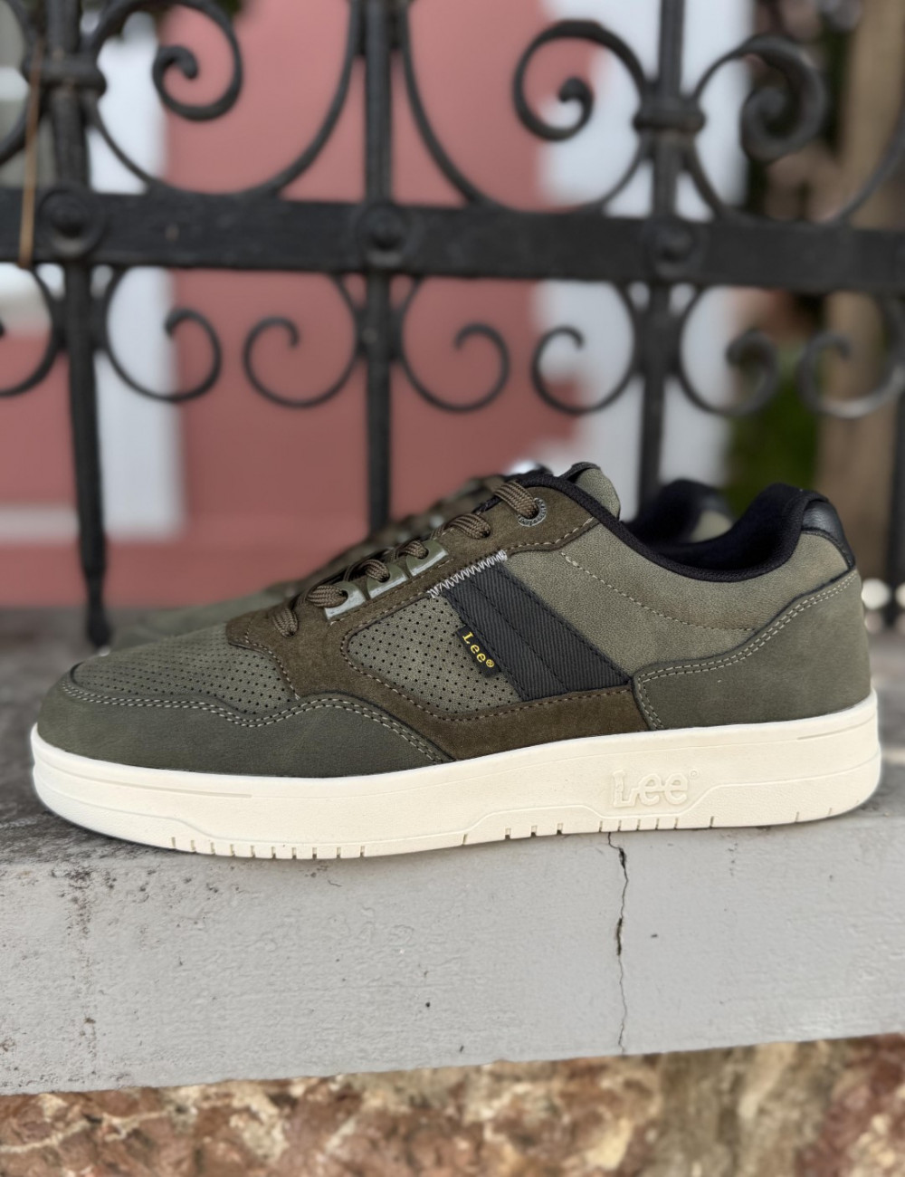 Ανδρικά Casual Sneakers κατασκευασμένα απο δερματίνη  άριστης ποιότητας.