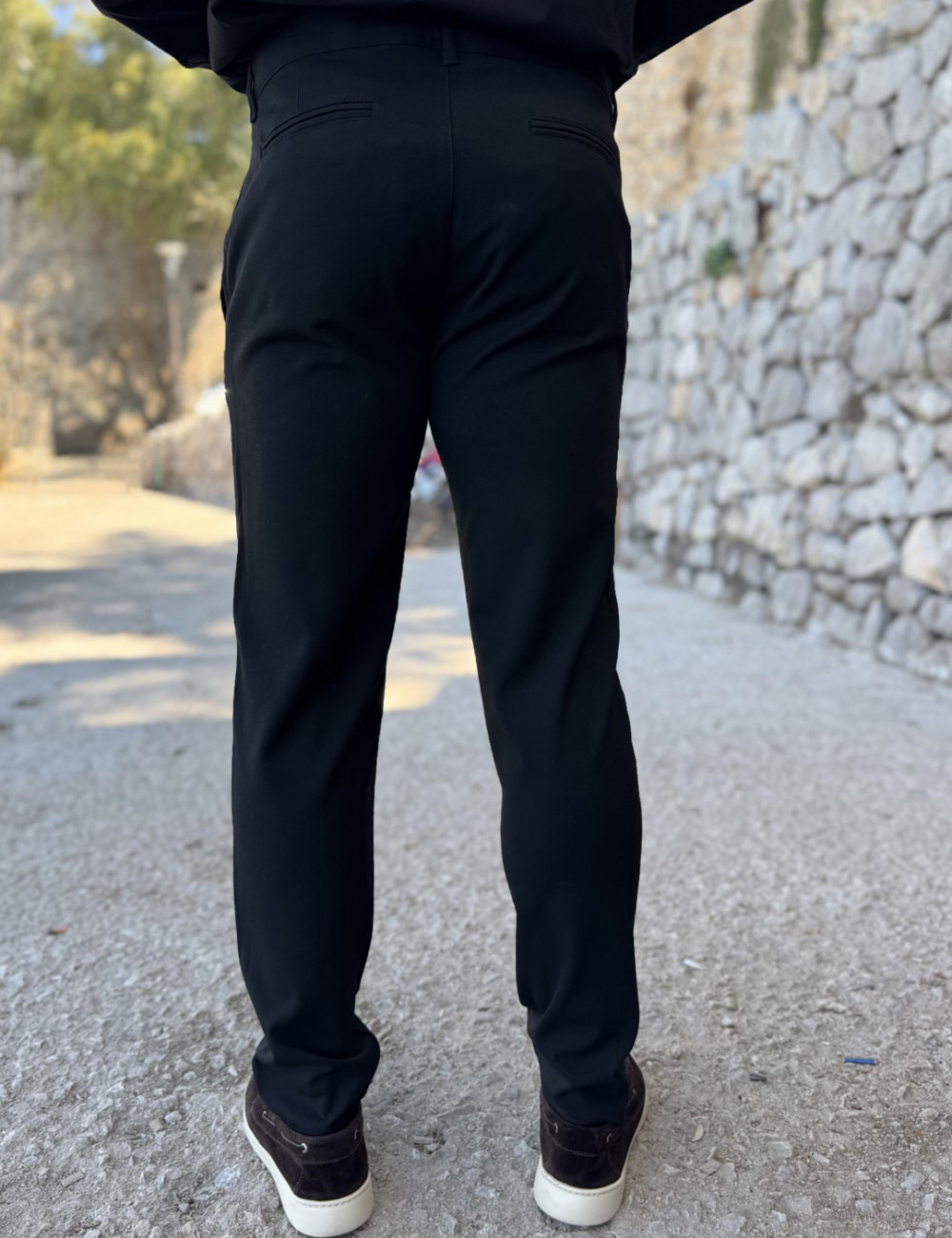 Ανδρικό υφασμάτινο παντελόνι μονόχρωμο.