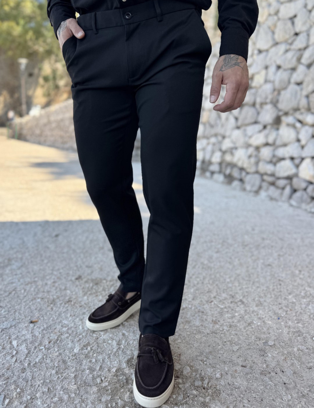 Ανδρικό υφασμάτινο παντελόνι μονόχρωμο.