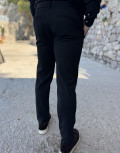 Ανδρικό υφασμάτινο παντελόνι μονόχρωμο.