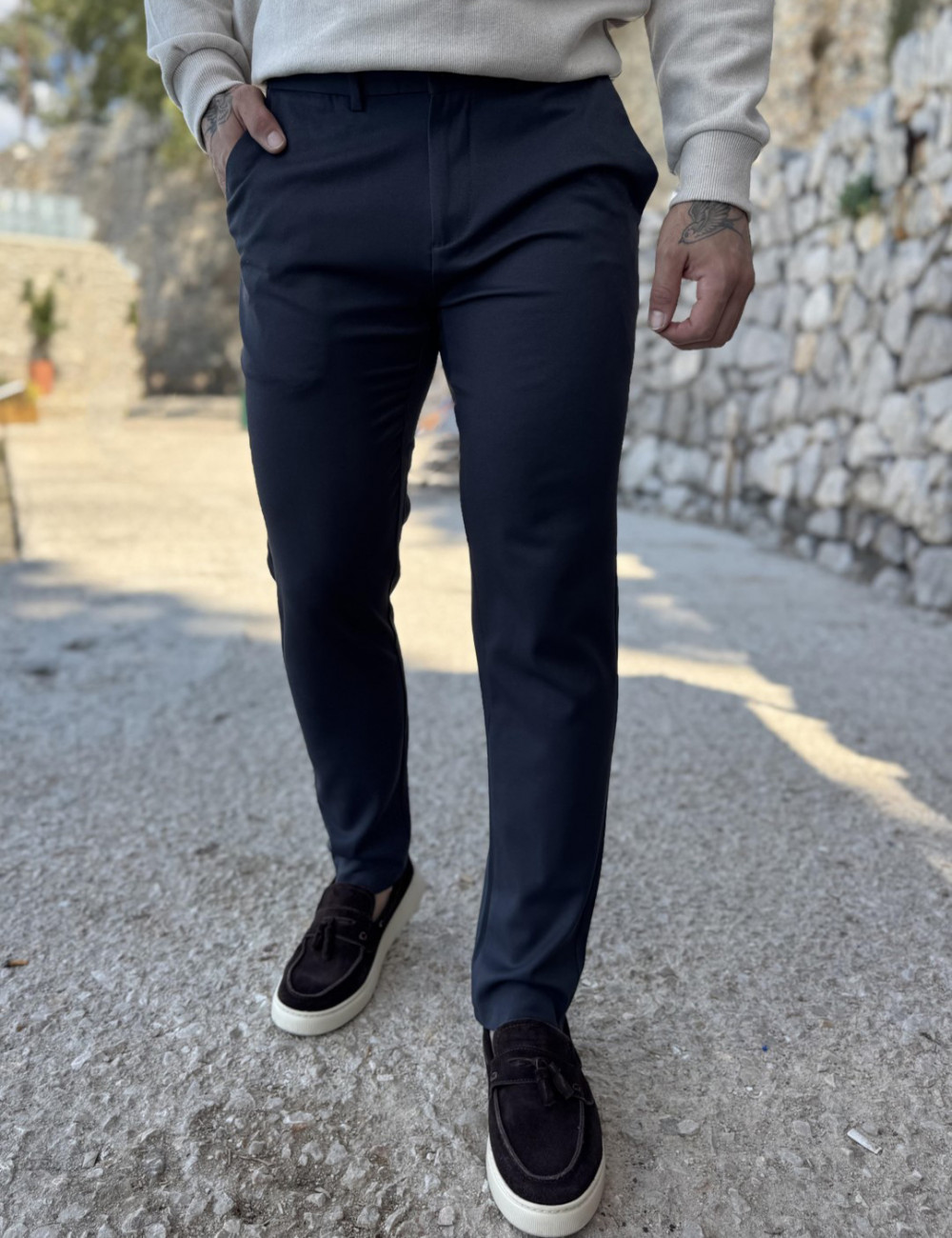 Ανδρικό υφασμάτινο παντελόνι μονόχρωμο.