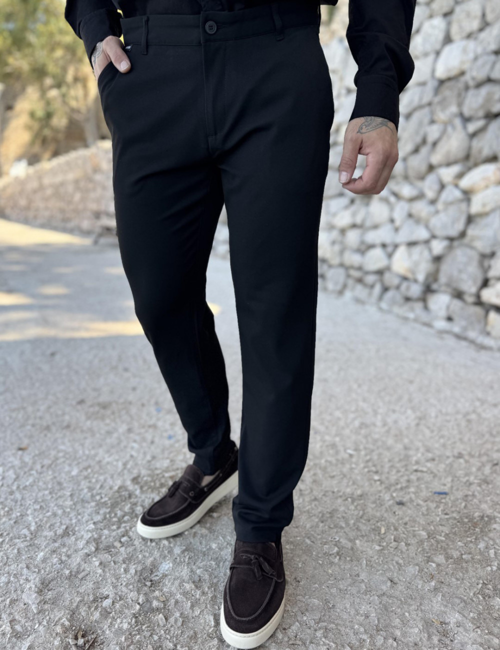 Ανδρικό υφασμάτινο παντελόνι μονόχρωμο.