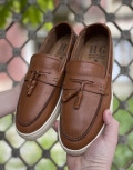  Ανδρικά δερμάτινα loafers με tassels.