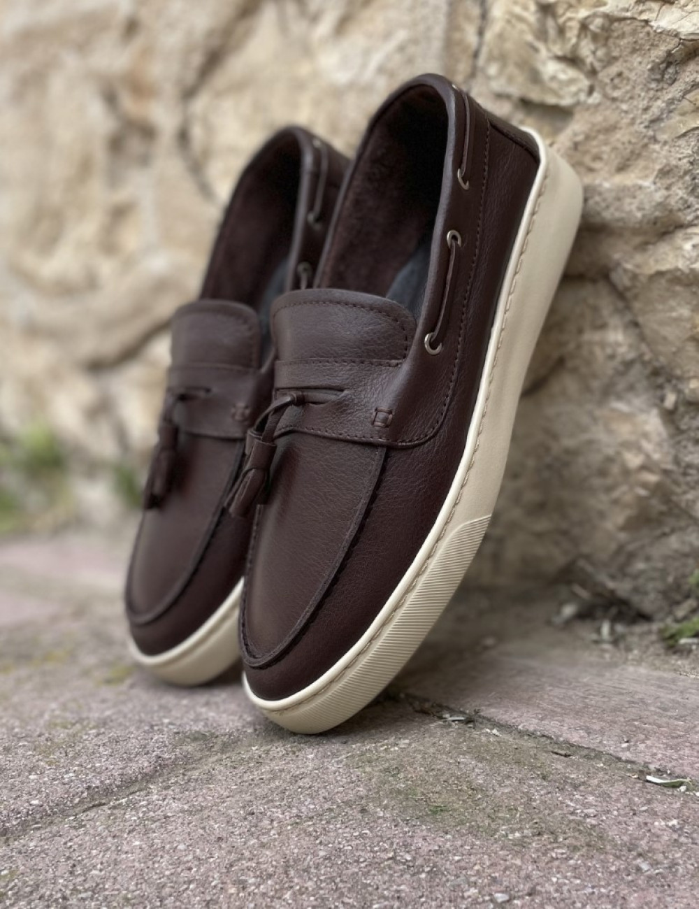  Ανδρικά δερμάτινα loafers με tassels.