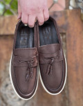  Ανδρικά δερμάτινα loafers με tassels.