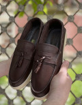  Ανδρικά δερμάτινα loafers με tassels.