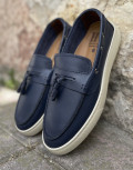  Ανδρικά δερμάτινα loafers με tassels.