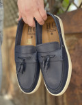 Ανδρικά δερμάτινα loafers με tassels.