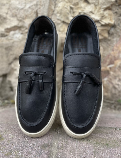 Huxley and Grace ανδρικά μαύρα δερμάτινα loafers με tassels HG174194