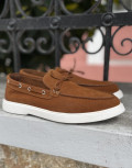 Ανδρικά δερμάτινα loafers με κορδόνι.