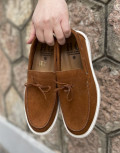 Ανδρικά δερμάτινα loafers με κορδόνι.