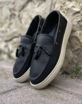  Ανδρικά δερμάτινα loafers με tassels.